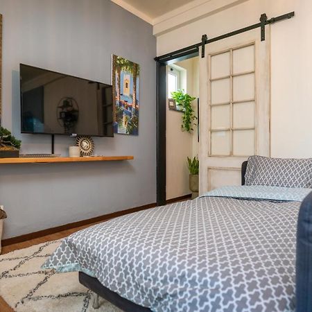 Arty Vintage Townhouse With Rooftop Shower & Sun Loungers Олян Екстер'єр фото