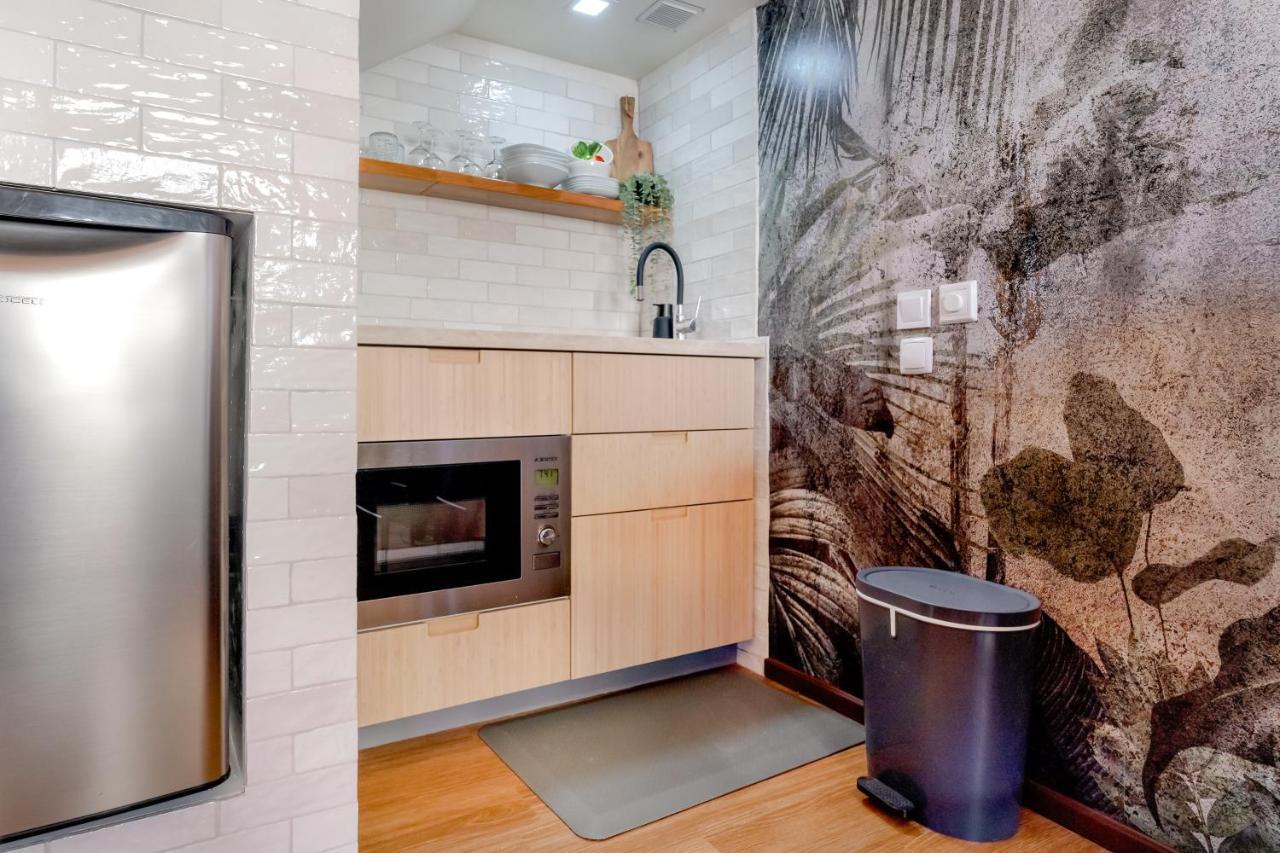 Arty Vintage Townhouse With Rooftop Shower & Sun Loungers Олян Екстер'єр фото