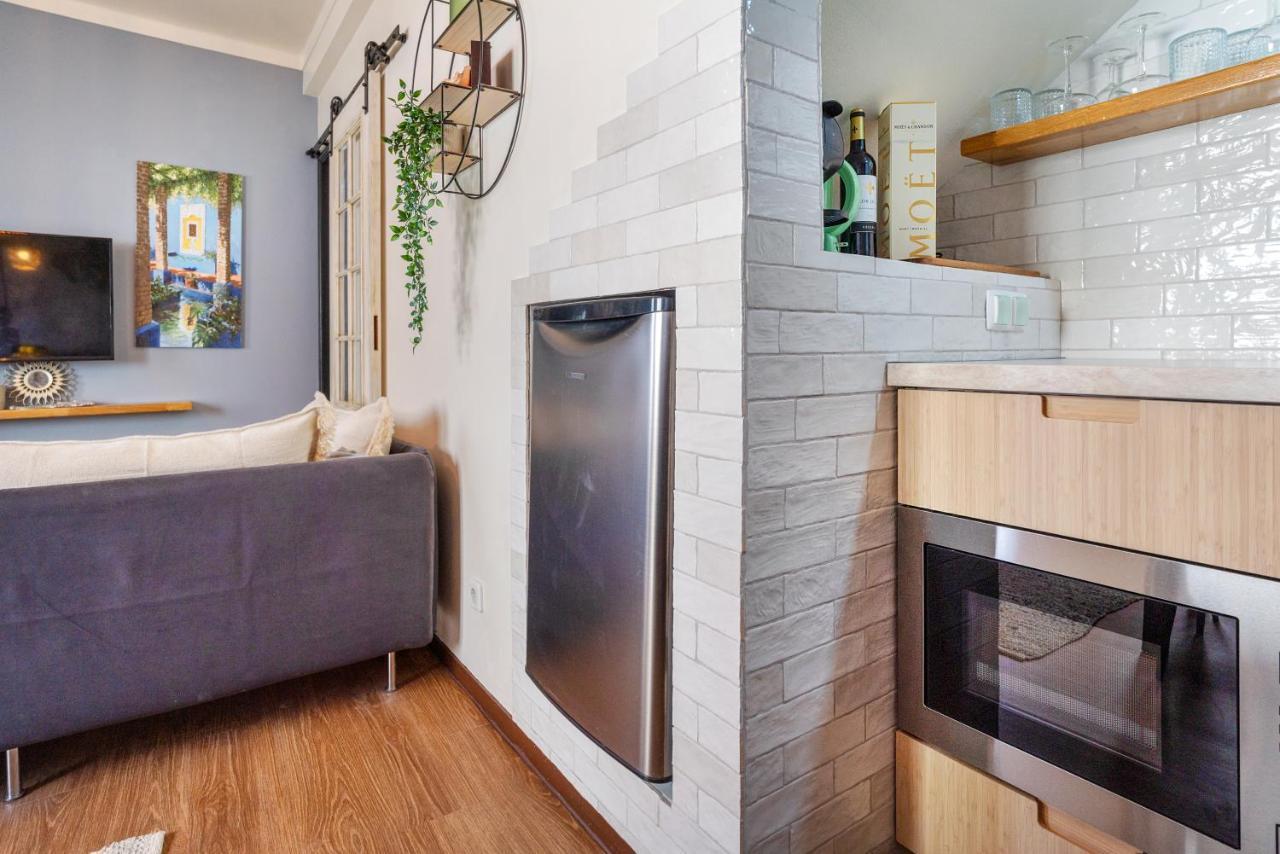 Arty Vintage Townhouse With Rooftop Shower & Sun Loungers Олян Екстер'єр фото