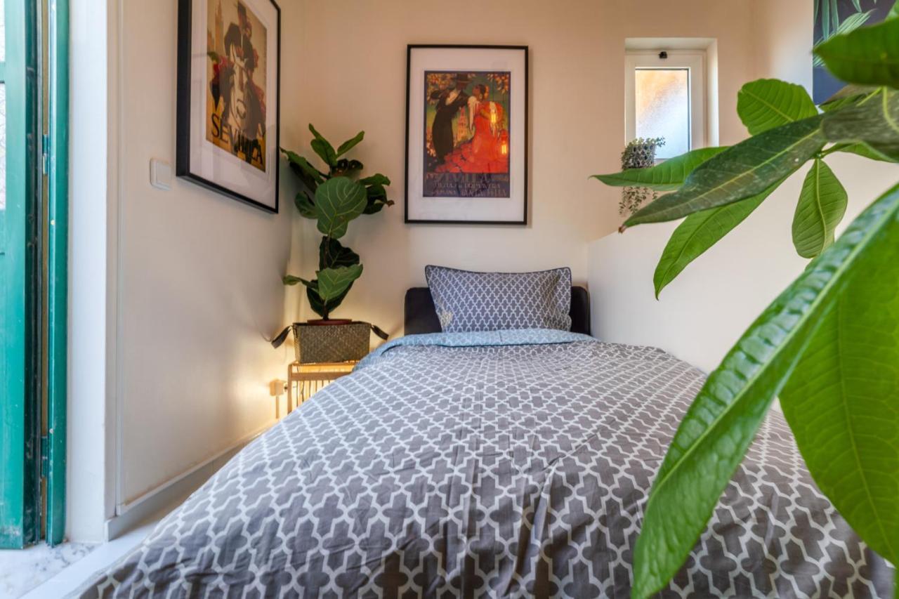 Arty Vintage Townhouse With Rooftop Shower & Sun Loungers Олян Екстер'єр фото