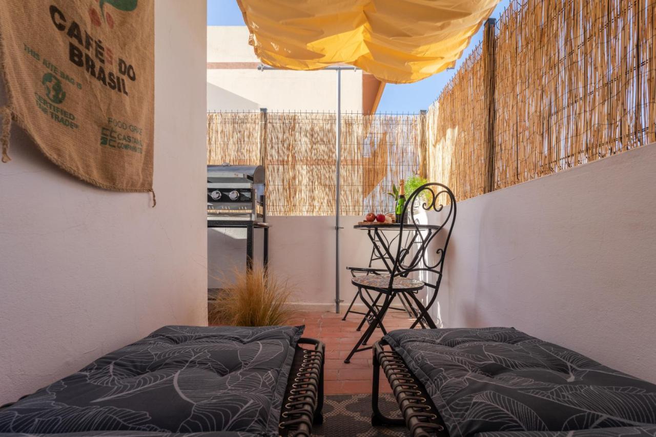 Arty Vintage Townhouse With Rooftop Shower & Sun Loungers Олян Екстер'єр фото