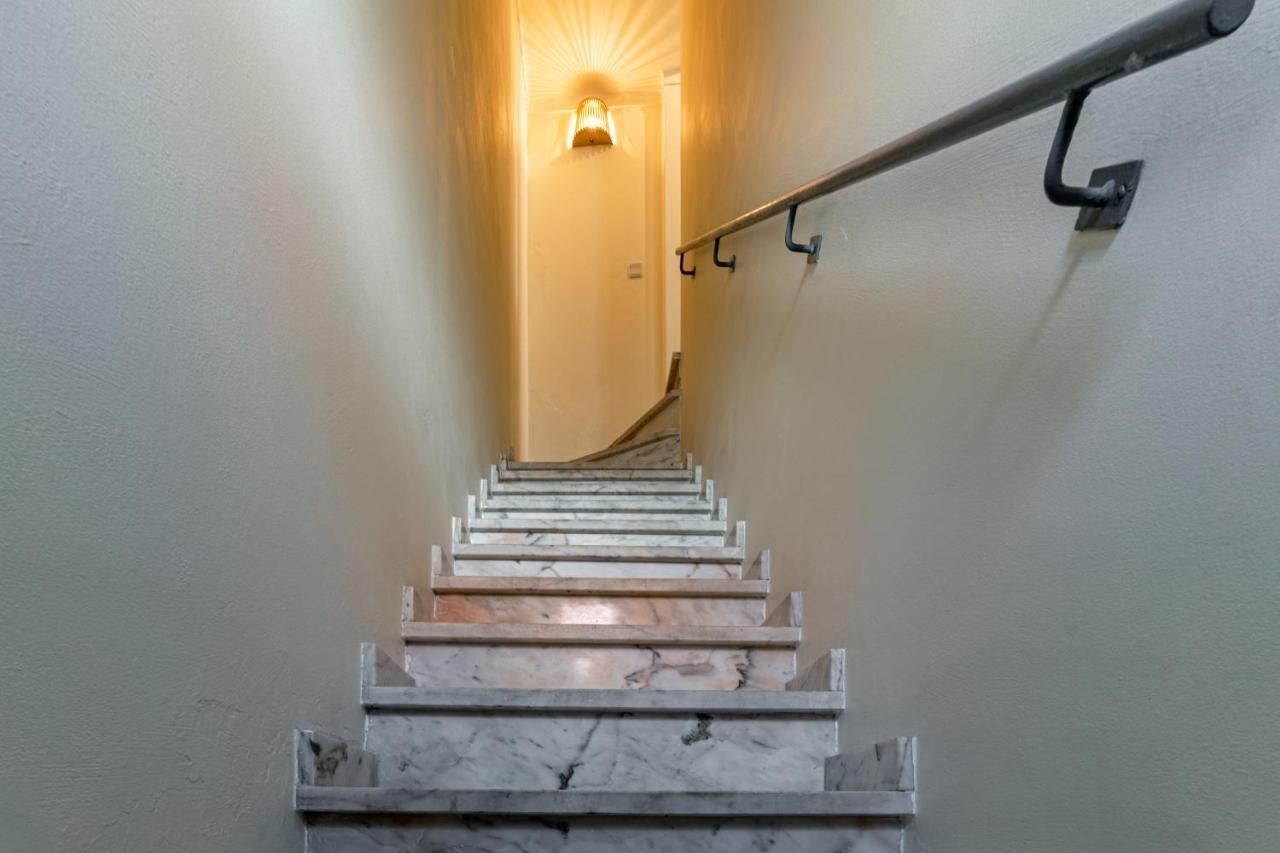 Arty Vintage Townhouse With Rooftop Shower & Sun Loungers Олян Екстер'єр фото