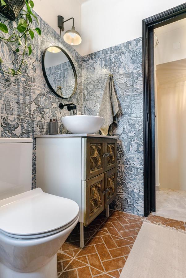 Arty Vintage Townhouse With Rooftop Shower & Sun Loungers Олян Екстер'єр фото
